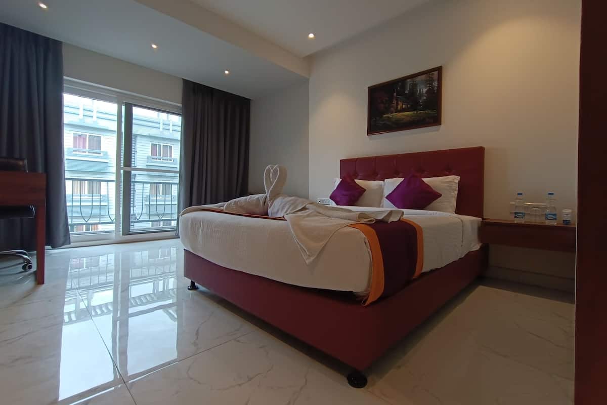Superior Room | Individually decorated, individually furnished, desk, laptop workspace