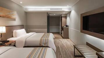 Business Twin Room | Individually decorated, desk