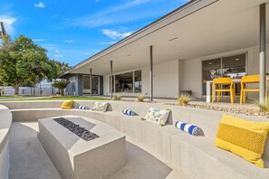 Terrace/patio - The Long Ranch - Sprawling 1 acre Horse Park Hideaway (Thermal)