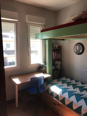 4 bedrooms, WiFi, bed sheets - House with communal pool in Mazagón 8 minutes from the beach (Mazagón)