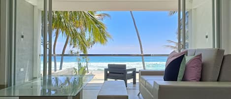 Deluxe Double Room, 1 King Bed, Balcony, Sea View | Premium bedding, minibar, in-room safe, individually decorated