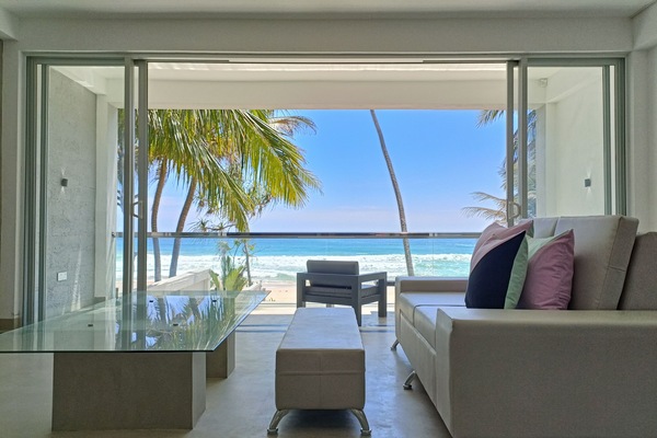 Deluxe Double Room, 1 King Bed, Balcony, Sea View | Premium bedding, minibar, in-room safe, individually decorated