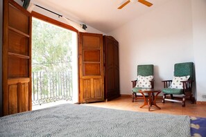 1 bedroom, iron/ironing board, WiFi - Country house with pool & sea views (Benamargosa)