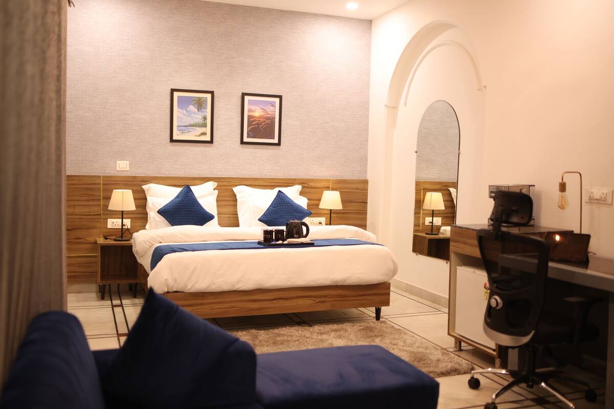 Luxury Studio Suite, Non Smoking, City View | Egyptian cotton sheets, premium bedding, down comforters