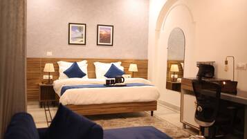 Luxury Studio Suite, Non Smoking, City View | Egyptian cotton sheets, premium bedding, down comforters