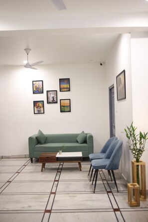 Reception - Gallivanto inn - Rohini (New Delhi)