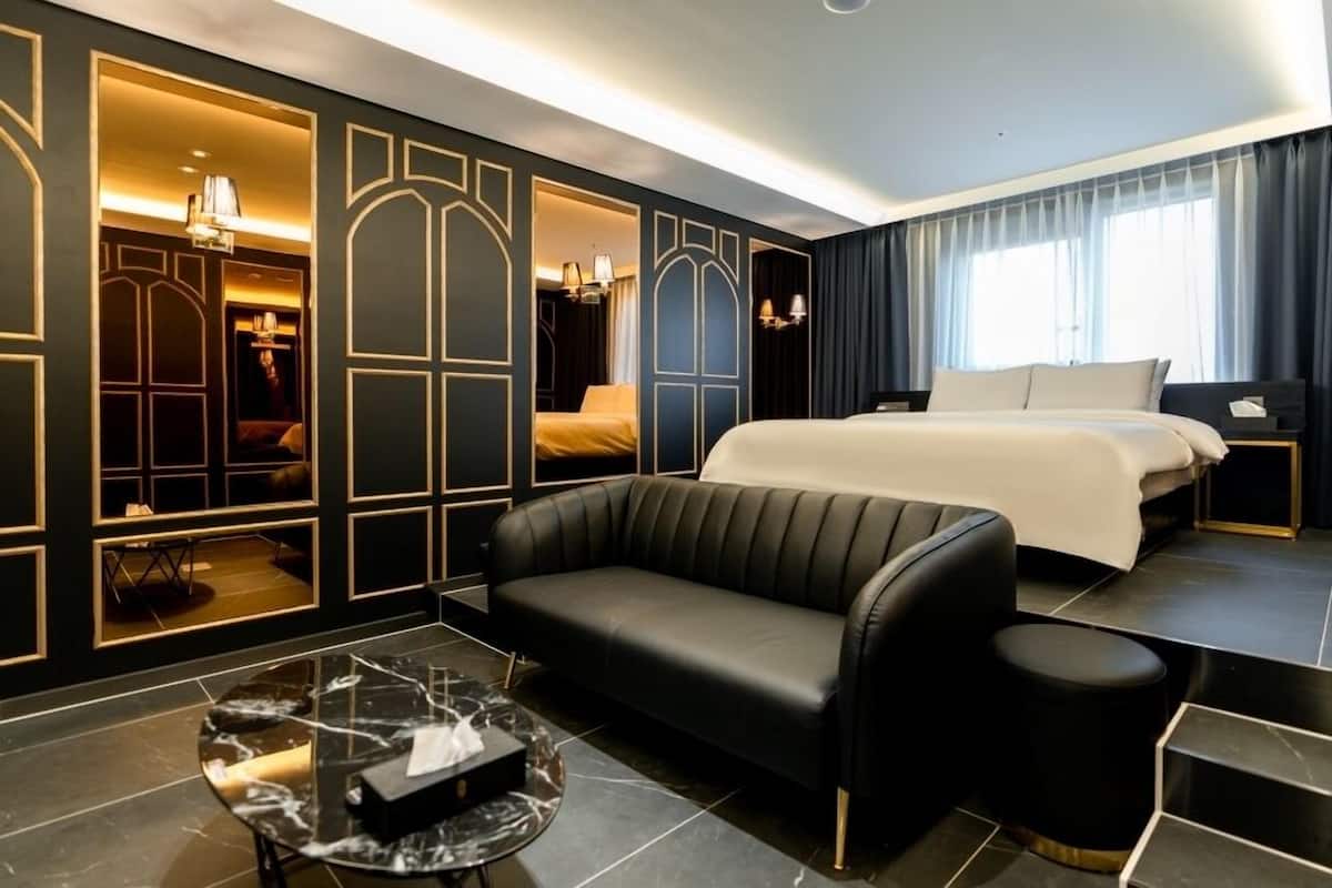 Suite | 1 kamar tidur dan didekorasi berbeda-beda