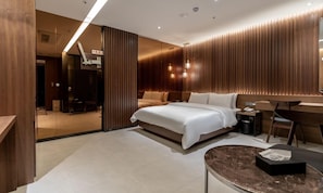 Deluxe | Decoración personalizada, muebles diferentes y wifi gratis 