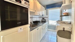 Fridge, microwave, oven