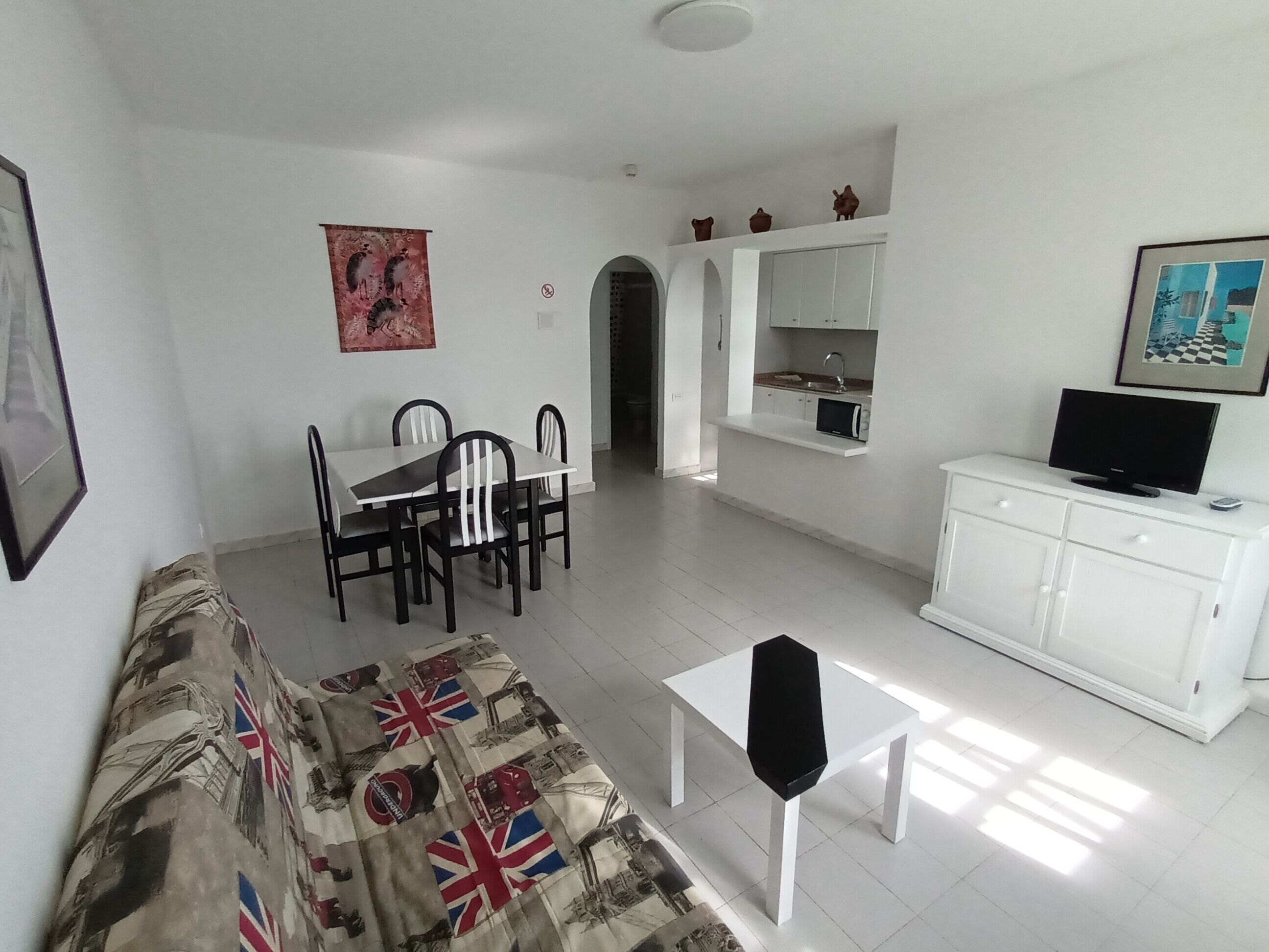 Superior Apartment, 1 Bedroom, Sea View | Living area | Flat-screen TV