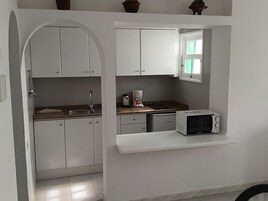 Apartamento superior, 1 habitación, vistas al mar | Cocina privada