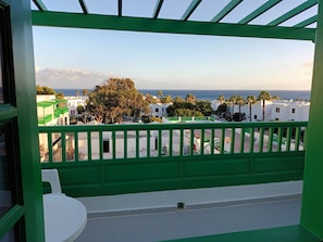 Superior appartement, 1 slaapkamer, uitzicht op zee | Terras