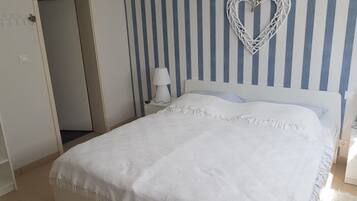 1 camera, culla da viaggio, Wi-Fi gratuito, lenzuola