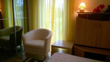 2 Schlafzimmer, Schreibtisch, Bügeleisen/Bügelbrett, kostenloses WLAN