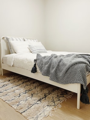 2 bedrooms, desk, free WiFi, bed sheets