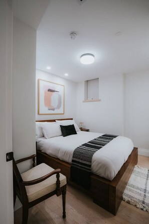 2 bedrooms, desk, travel crib, free WiFi