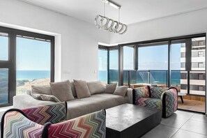 Televisión, Netflix, servicios de streaming y oficina 