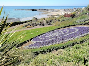 Cottage | Property grounds - Naunton Cottage (Lyme Regis)