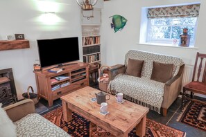 Cottage | Living area - Naunton Cottage (Lyme Regis)