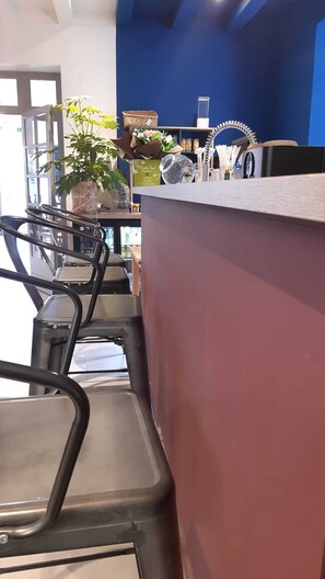 Daily buffet breakfast for a fee - HOTEL LE 1050 (Saint-Agrève)
