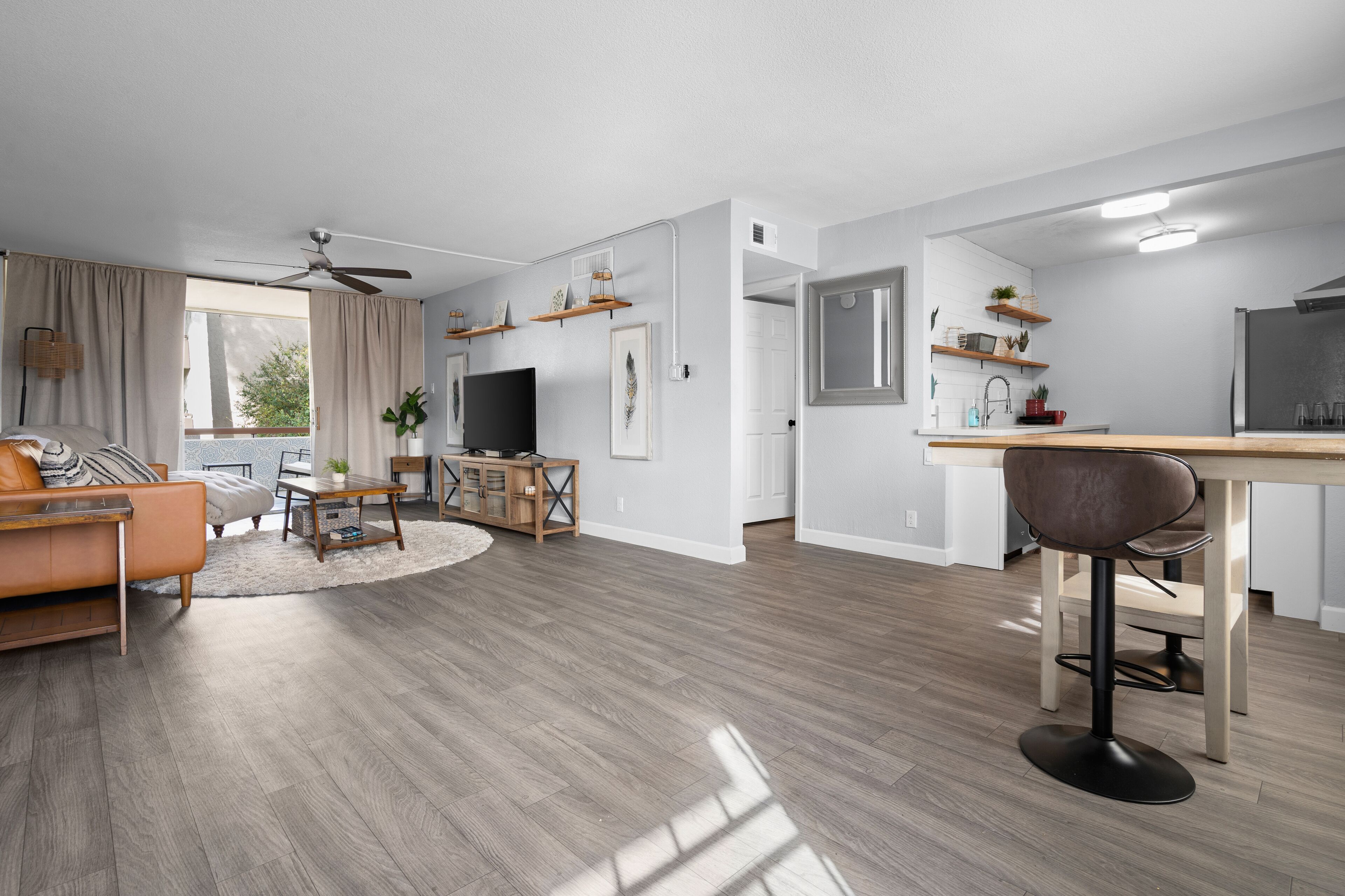 Smart TV, fireplace, video games, books