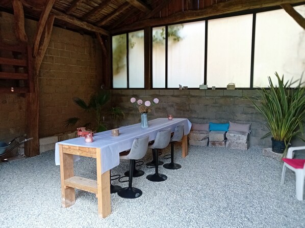 Dining - le Bougainvillée (Saint Aigulin)