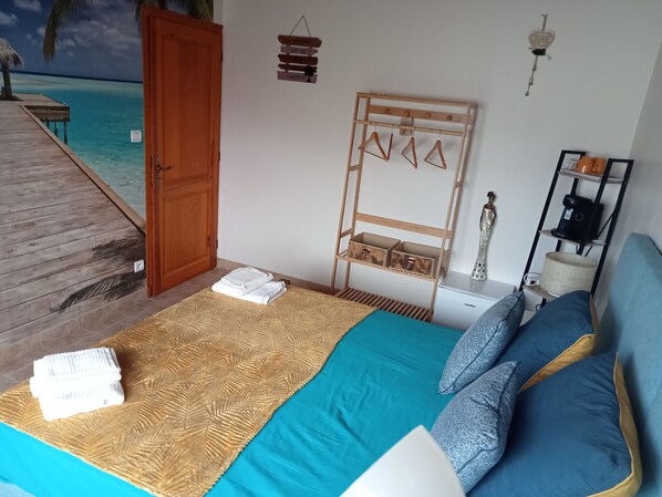 2 bedrooms, iron/ironing board, free WiFi, bed sheets