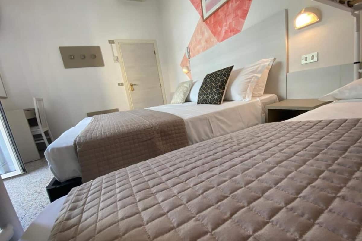 Classic Quadruple Room