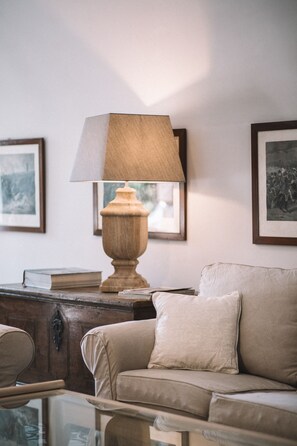 Lobby sitting area - Ludwig House (San Pietro in Cariano)