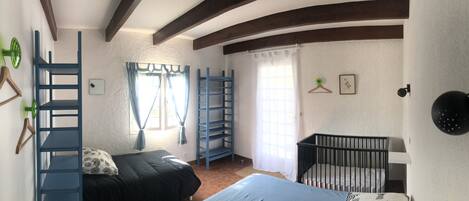 3 bedrooms, travel crib