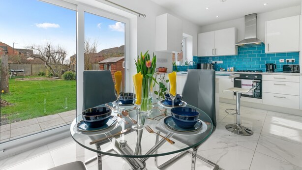 Unclassified image, 1 of 30, button - Harrow House 3 Bedrooms 2 Bathrooms (Harrow)