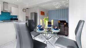 Unclassified image, 4 of 30, button - Harrow House 3 Bedrooms 2 Bathrooms (Harrow)