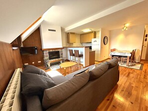 Télévision, cheminée