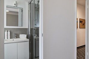 House | 2 bedrooms - Beauty Design in the Center by Wonderful Italy (Genoa)