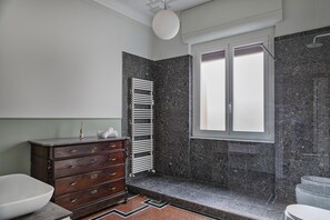 Apartment | 2 bedrooms - Beauty Design in the Center by Wonderful Italy (Genoa)