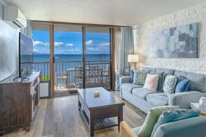 TV - Beachfront Remodeled Oasis, Steps to Sugar Beach (Wailuku)