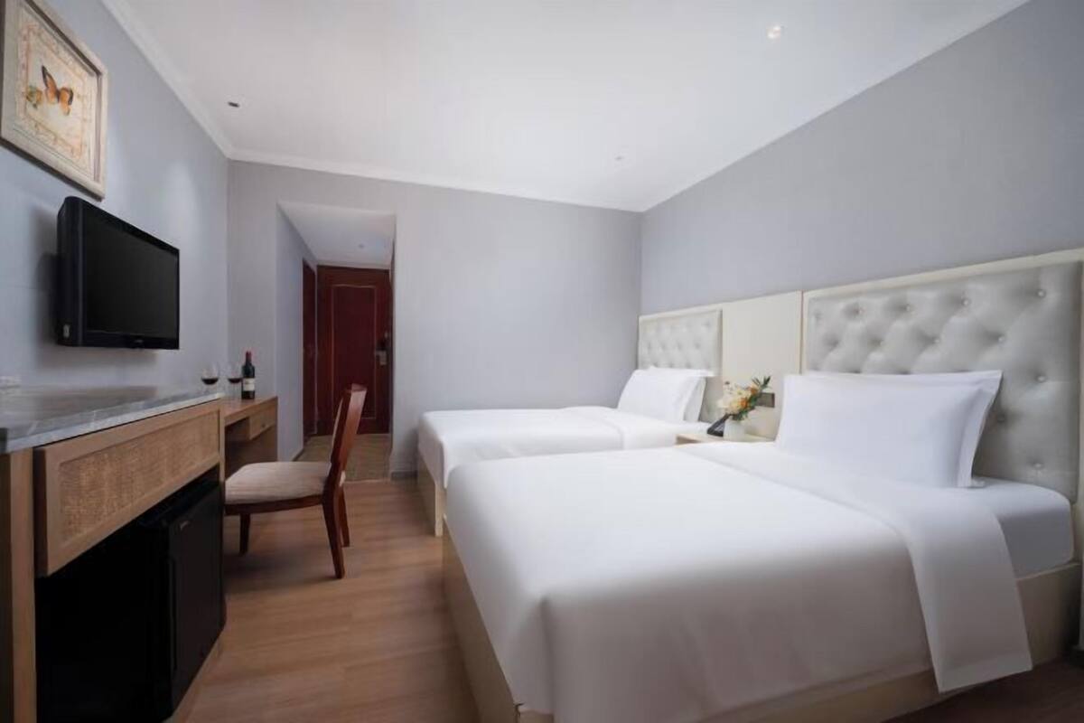1 bedroom, premium bedding, down comforters, Select Comfort beds