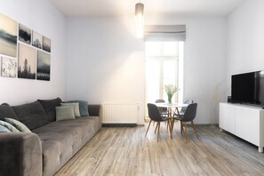 Classic Apartment | 1 bedroom, iron/ironing board, free WiFi - Old Town near Main Railway Station (Kraków)