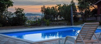 Private House With Pool, sea View and big Garden