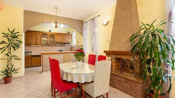 House, Multiple Beds | Dining