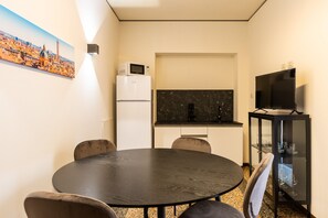 Dining - Afrodite Apartment with Jacuzzi by Wonderful Italy (Bologna)