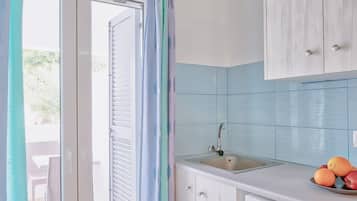 Basic-Doppel- oder -Zweibettzimmer | Schreibtisch, schallisolierte Zimmer, Bügeleisen/Bügelbrett