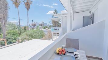 Chambre Triple | Terrasse/Patio