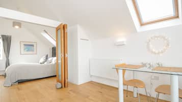 1 quarto, individualmente decorados, individualmente mobiliados