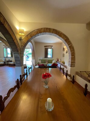 Interior - Spacious villa Tuscany, Lajatico, Nr Pisa (Lajatico)