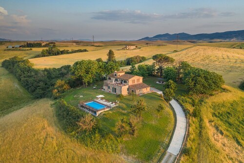 Spacious villa Tuscany, Lajatico, Nr Pisa