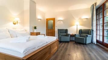 Deluxe-Doppelzimmer | Zimmersafe, Schreibtisch, schallisolierte Zimmer, kostenloses WLAN