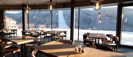 Café da manhã e jantar