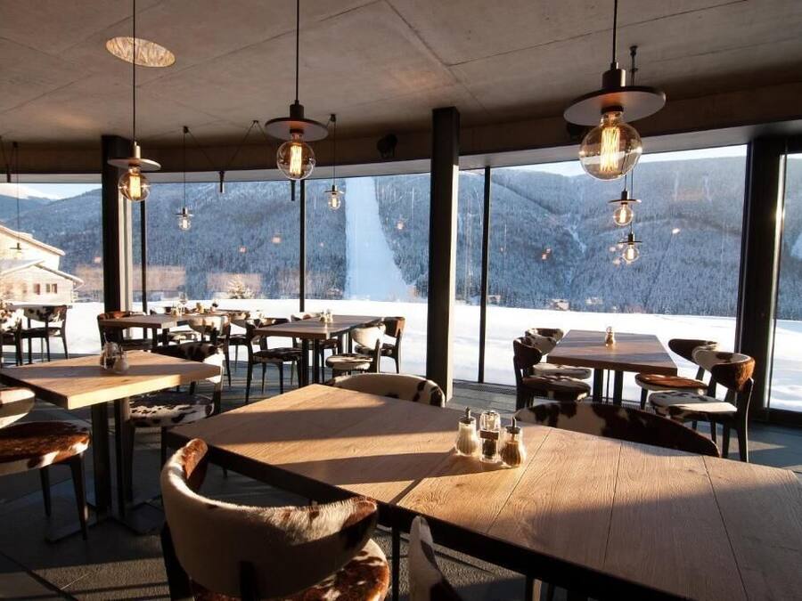 Breakfast and dinner served