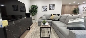 LUXOStays | Spacious Getaway Near Six Flags & Napa Valley